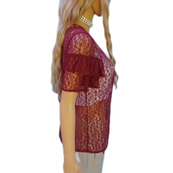 BCBgeneration M sheer lace top - Picture 4 of 7